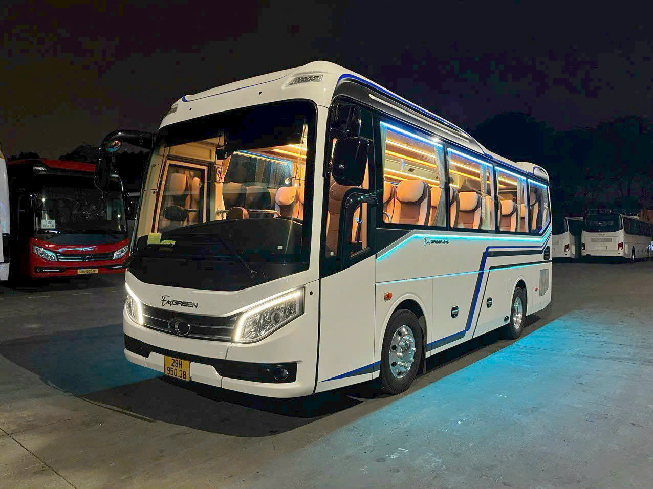 THUÊ XE LIMOUSINE 19 CHỖ