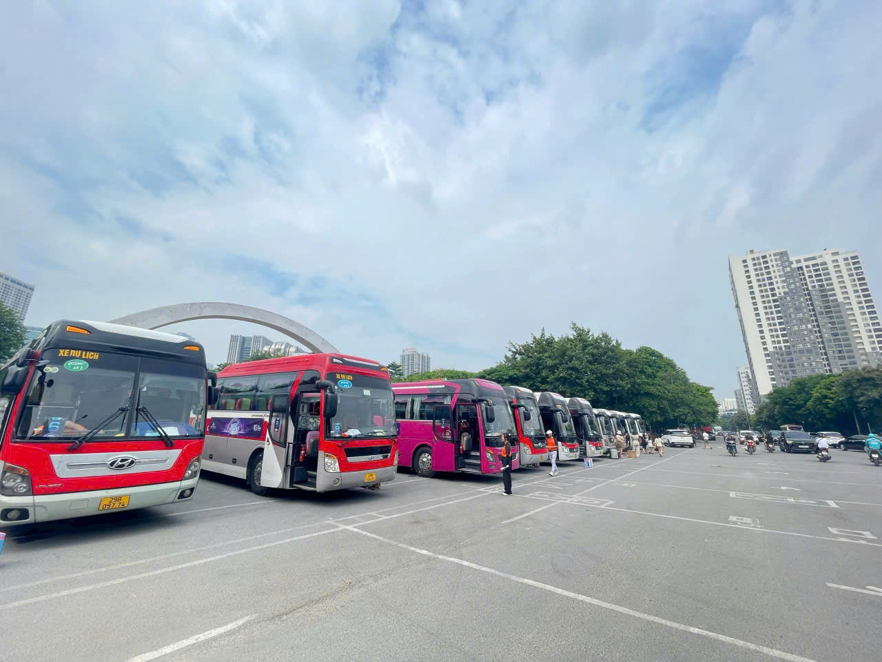 Xe 45 chỗ - Ngoại thất